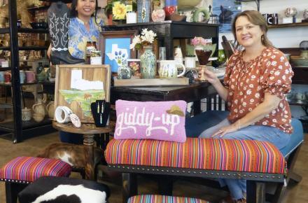 Arlington texas local markets for food and crafts