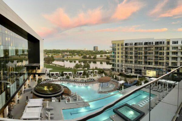 Best rooftop lounges for sunset cocktails in arlington texas