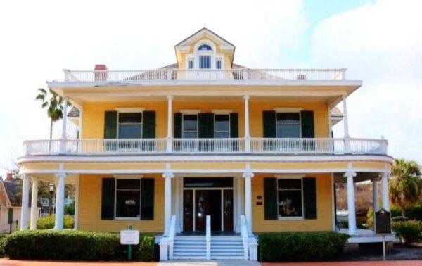 Corpus christi texas walking tours for architecture enthusiasts