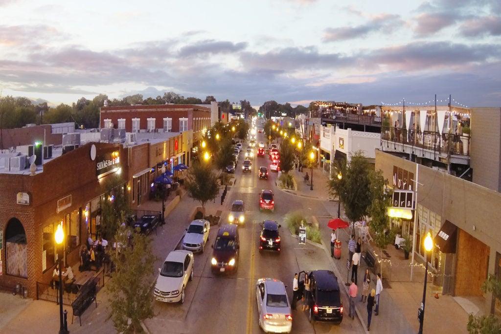 Dallas texas neighborhoods for nightlife and entertainment