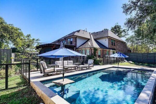 Dallas texas neighborhoods with unique charm