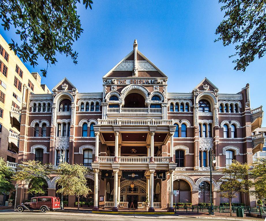 Historic hotels and inns in texas