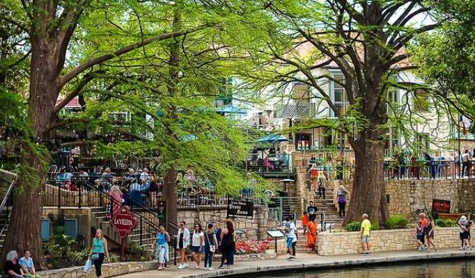 San antonio texas walking tours for history lovers