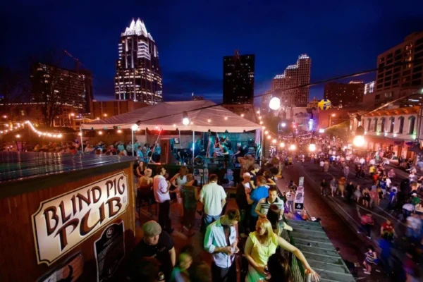 Top evening entertainment options in downtown austin texas