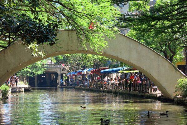 Top outdoor attractions in san antonio texas for tourists