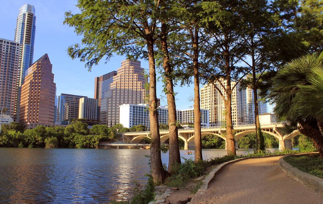 Top romantic activities for couples near lady bird lake austin texas