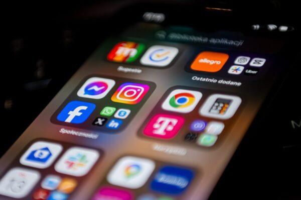 Federal Judge Halts Texas Law Limiting Children's Access to App Stores