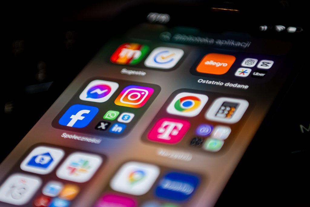 Federal Judge Halts Texas Law Limiting Children's Access to App Stores
