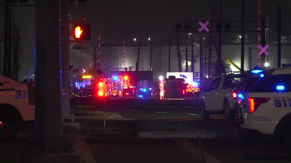Chemical Leak at Channelview Plant Sends 2 to Hospital, According to Deputies