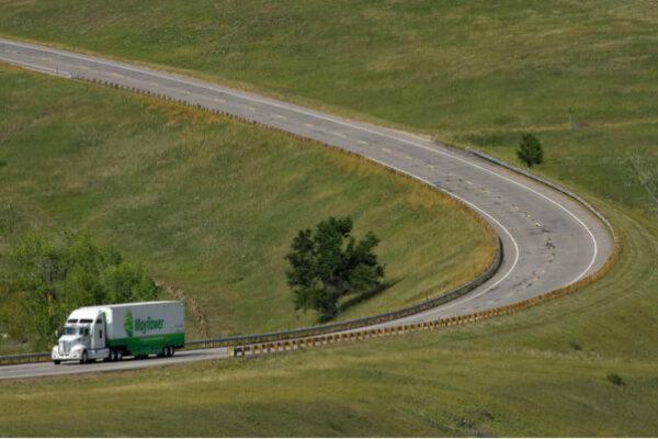 The Essential Guide to Long Distance Moving: Why Hiring Professionals is a Must for a Stress Free Experience