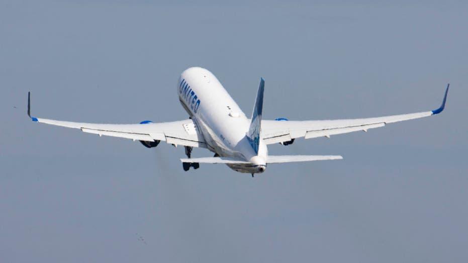 United Flight Diverts to Iceland After Mechanical Malfunction en Route to Houston