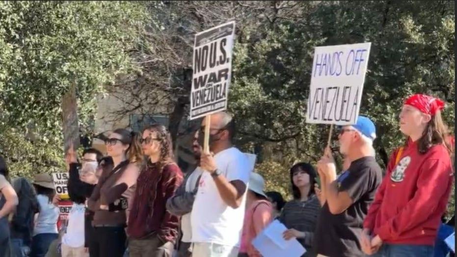 Austin Protests Ignite Following U.S. Forces' Capture of Venezuelan President Nicolás Maduro