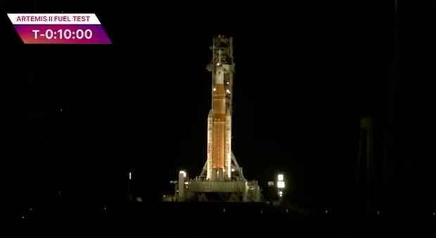 NASA Cancels Moon Rocket Fueling Test Amid Hydrogen Leak Concerns