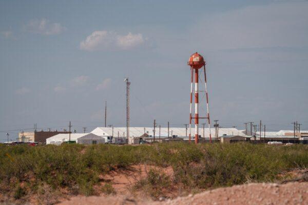 Cuban Man's Death at El Paso Tent Camp: ICE Reports "Spontaneous Use of Force" as Cause