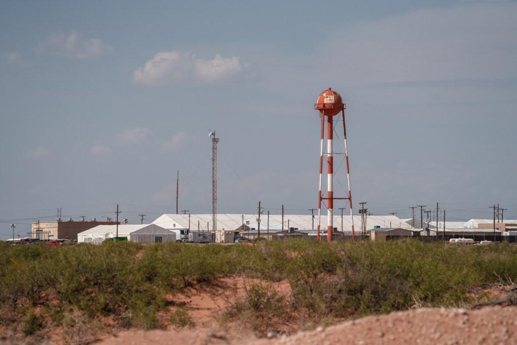 Cuban Man's Death at El Paso Tent Camp: ICE Reports "Spontaneous Use of Force" as Cause
