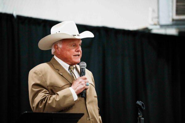 "Why Top Republicans Are Turning Against Texas Agriculture Commissioner Sid Miller: A Look at 'Tolerance for Criminality'"