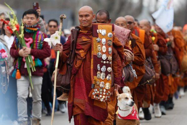 Peaceful Journey: Stunning Photos of Fort Worth Monks Marching to Washington