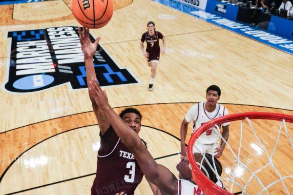 Houston Cougars Secure NCAA Tournament Victory Over Texas A&M