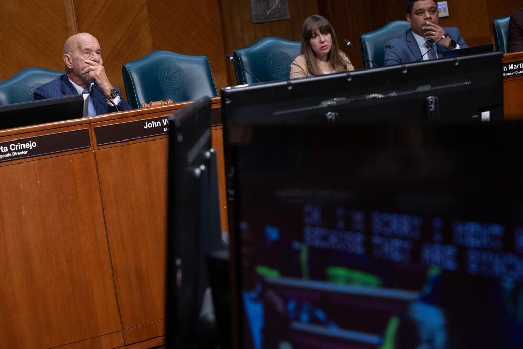 Houston Considers Repealing ICE Cooperation Ordinance Amid State Funding Threat and Investigation