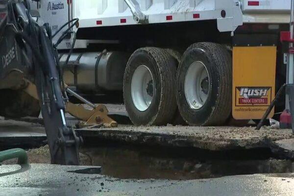 Major Water Main Break in Downtown Austin Causes Significant Delays and Large Ground Hole