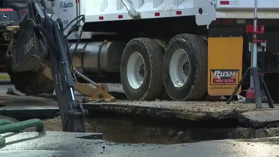 Major Water Main Break in Downtown Austin Causes Significant Delays and Large Ground Hole