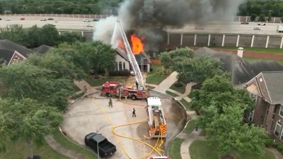 Firefighters Tackle House Fire in Sugar Land's Riverpark Neighborhood