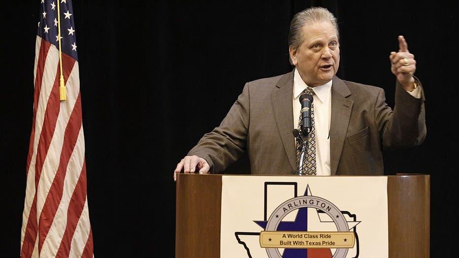 Robert Cluck, Former Arlington Mayor Who Brought the Dallas Cowboys to the City, Passes Away at