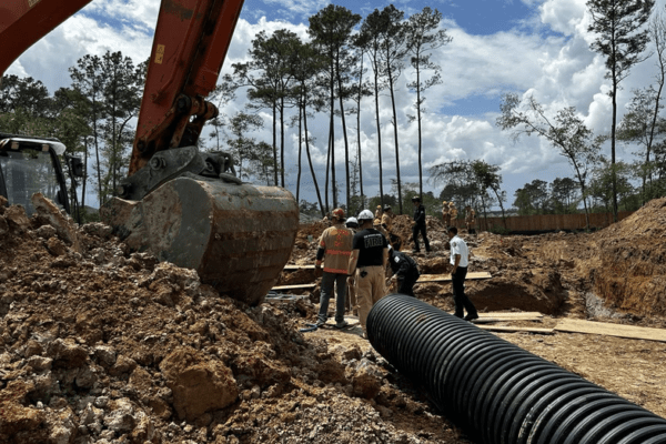 OSHA Probes Fatal Conroe Trench Accident: Worker Dies After 10 Foot Dirt Wall Falls