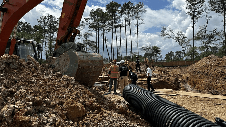 OSHA Probes Fatal Conroe Trench Accident: Worker Dies After 10 Foot Dirt Wall Falls