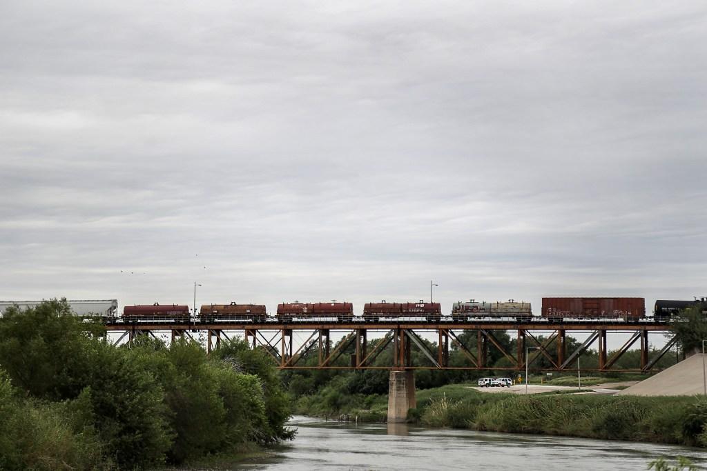 Heat Related Deaths: Six Bodies Discovered in Rail Car Near Laredo