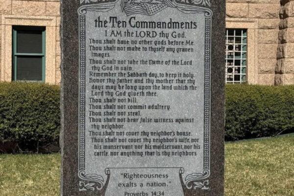 Fort Worth School Managers to Hold Discussion on Ten Commandments Tonight at 5 PM