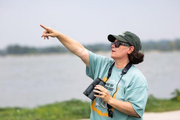 Austin Birdwatchers Battle It Out to Spot the Most Birds During Peak Migration Season