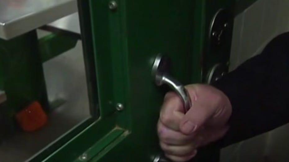 Ex Harris County Jailer Sentenced and Loses License for Assaulting Inmate with Handcuffs