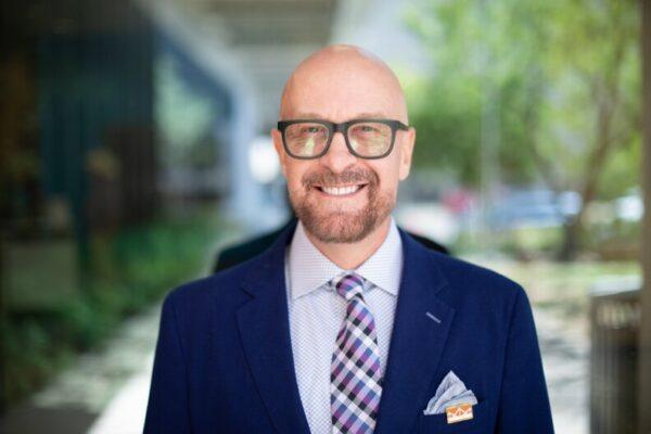 Former KUT Leader Praises Successor Gerald Johnson as a 'Smart Leader' and 'Ethical Individual'