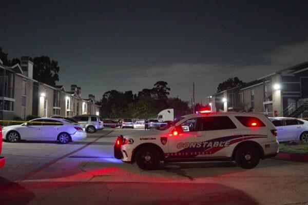 Deadly Shooting at Apartment Complex on Ella Blvd in Harris County: Latest Updates