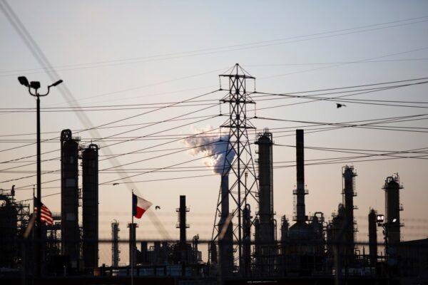Texas Sees Surge in Venezuelan Oil Imports Amid Middle East Supply Crisis