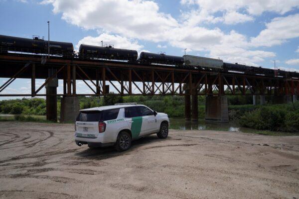 Eleven Individuals Face Charges in Texas Smuggling Incident Leading to Deaths of Seven Migrants