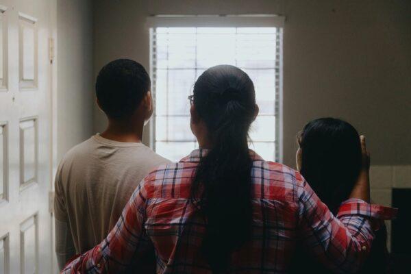 ICE Detaining Family Members Seeking Custody of Migrant Children in Federal Shelters
