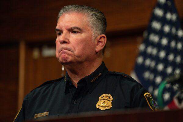 Houston Police Collaborate with ICE on Over 100 Instances Since April, New Report Reveals
