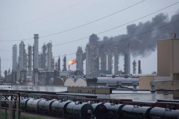 Petrochemical Facilities on Texas Coast Unprepared for Increasingly Severe Storms