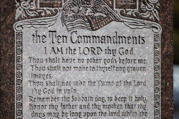 Houston Moms Take a Stand Against Ten Commandments Posters Under New Texas Parental Rights Law