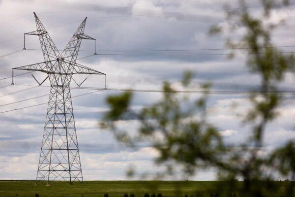 Texas Legislators Aim to Stop High Voltage Transmission Line Construction Across the State
