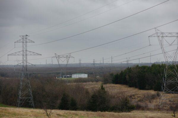 Texas Regulators Greenlight Major West Texas Transmission Lines Despite Landowner Opposition