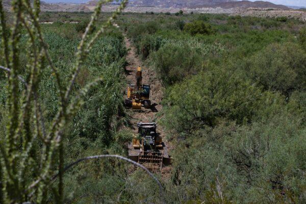 Everything You Need to Know About Proposed Border Barriers in Big Bend National Park