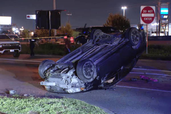 Fatal Accident on Interstate 10: Three Car Collision Results in Fatality in Westbound Lanes Near Freeport