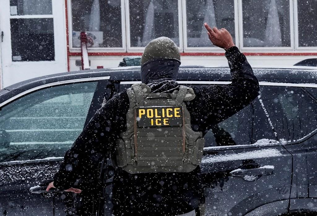 Minnesota Withdraws Extradition Lawsuit Against Abbott Following Arrest of ICE Officer