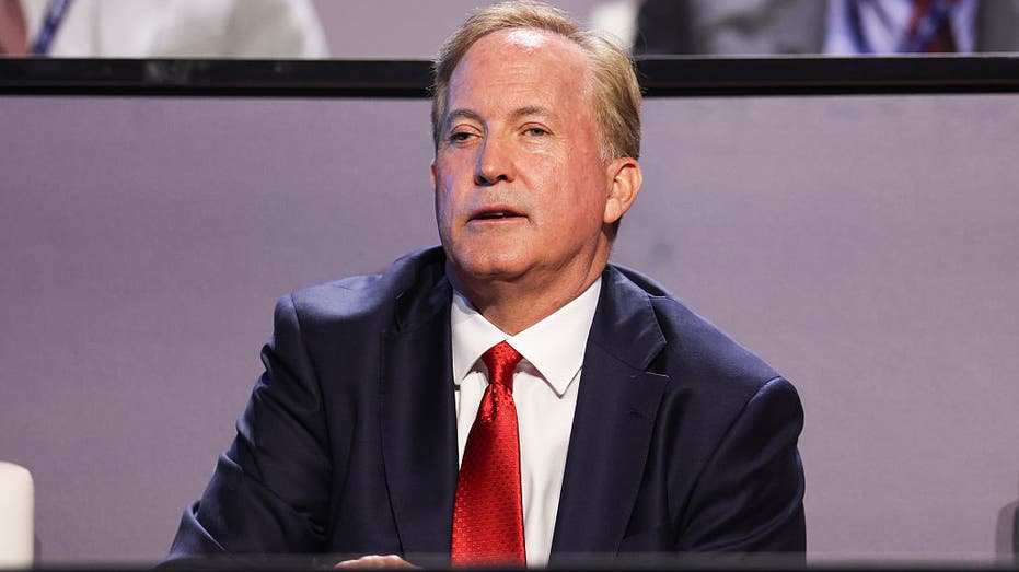 Ken Paxton Shares Inspiring Story of Childhood Eye Injury at Dallas USHBC Event